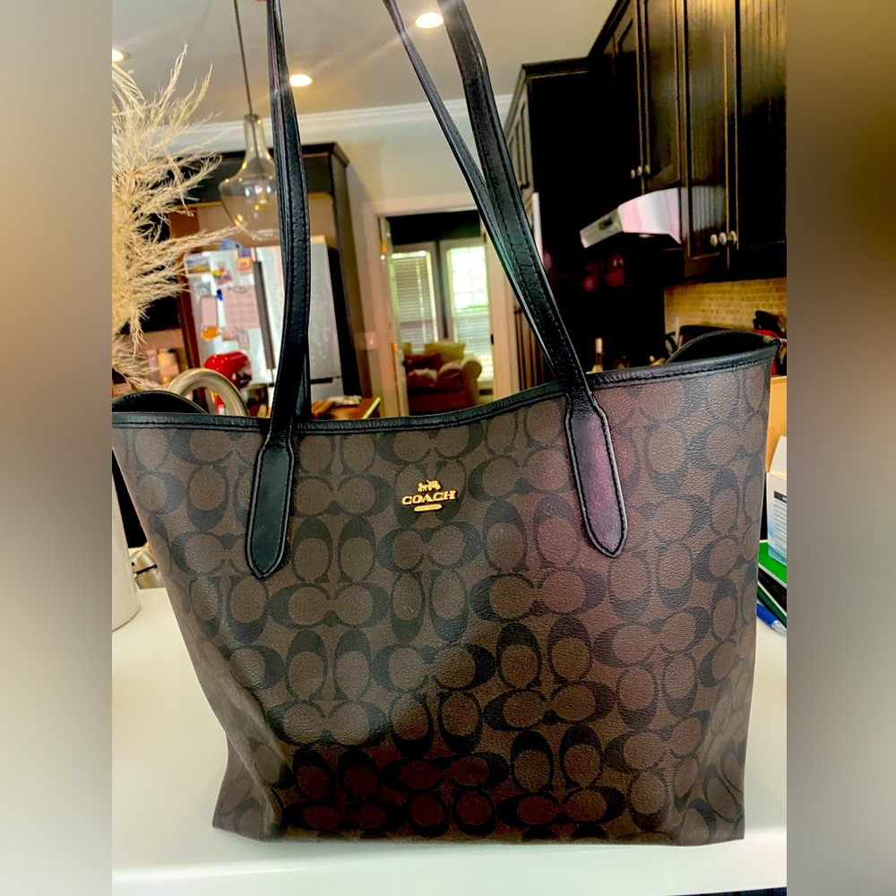 Coach Signature Tote